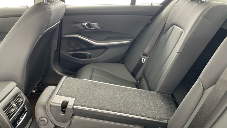 BMW 3 Series 320i SE 4dr Step Auto Petrol Saloon